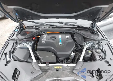 2018 BMW 530E xDrive Iperformance z USA, uszkodzony, nr VIN WBAJB1C56JB085134